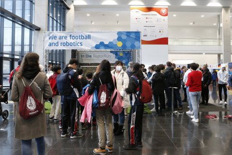 Fußball-Roboterstand von In|Die RegionRuhr