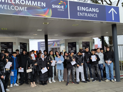 45 Schüler*innen besuchen die SHK-Messe