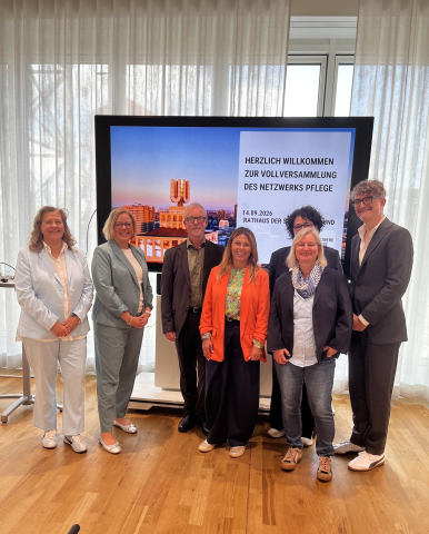 v.l.n.r.: Melanie Flusche (Agentur für Arbeit Dortmund), Tina Riedel (Wirtschaftsförderung Dortmund), Prof. Dr. Michael Isfort (katho NRW), Patrycja Peters (Wirtschaftsförderung Dortmund), Elisabeth Disteldorf (SHDO), Simone Becker und Martin Rutha (Stadt Dortmund)